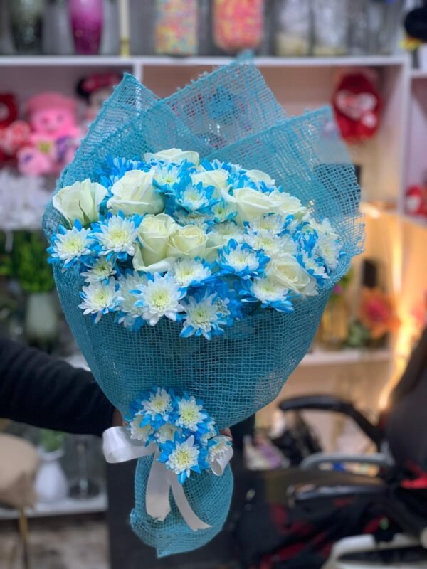 Blue rose bouquet