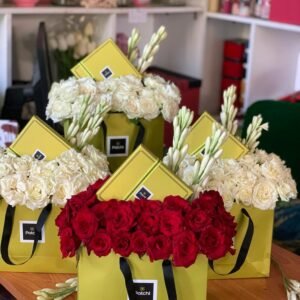 Multi-product Boxes With Natural Roses