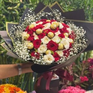 بوكيه الورد الطبيعي والشوكولاتة – هدية الحب والرقي