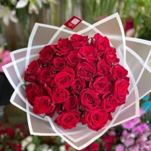 بوكيه ورد احمر طبيعي