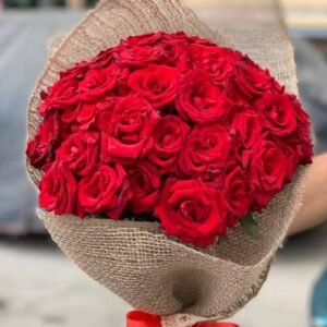 بوكيه ورد أحمر طبيعي