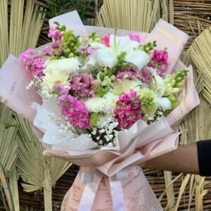 بوكيه لمسة الطبيعة – ورد طبيعي فخم ينبض بالجمال والرقي